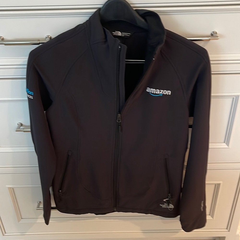 Women’s new  North Face black Amazon jkt size small